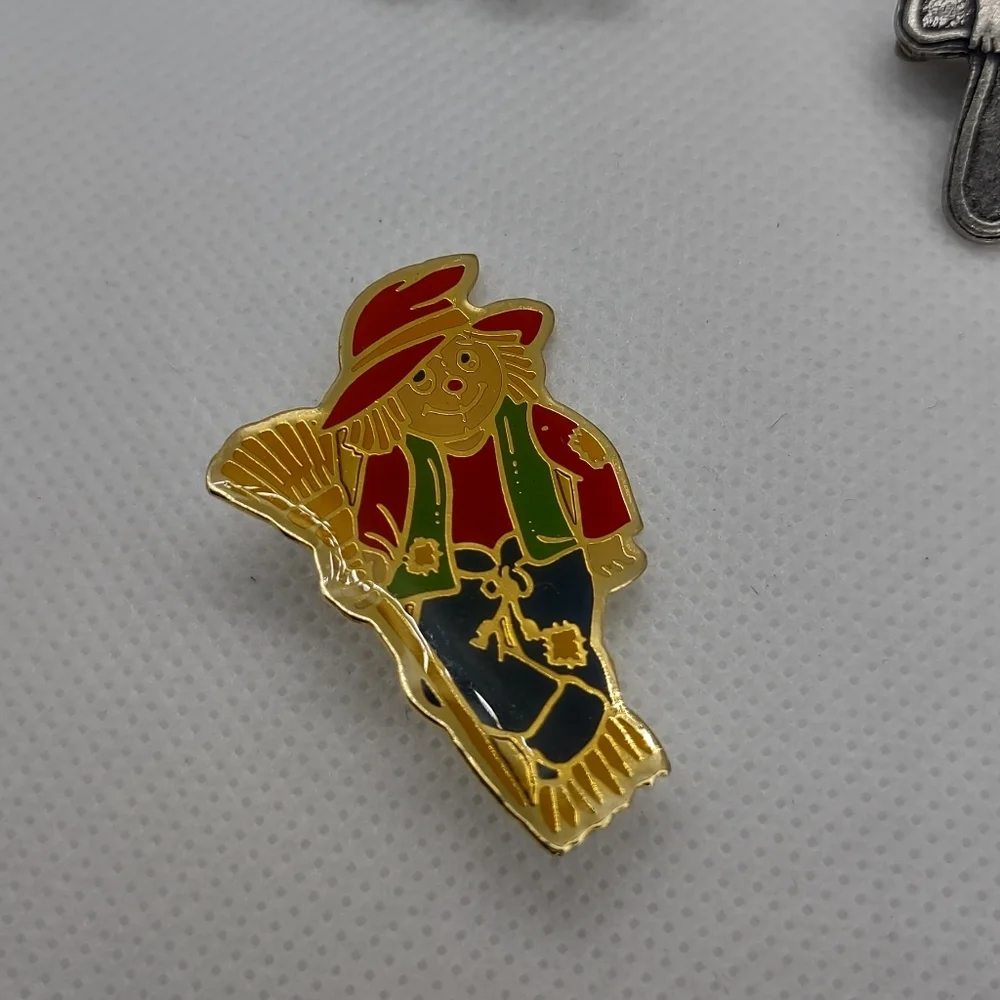 Bundle of‎ Vintage Brooches and Pins